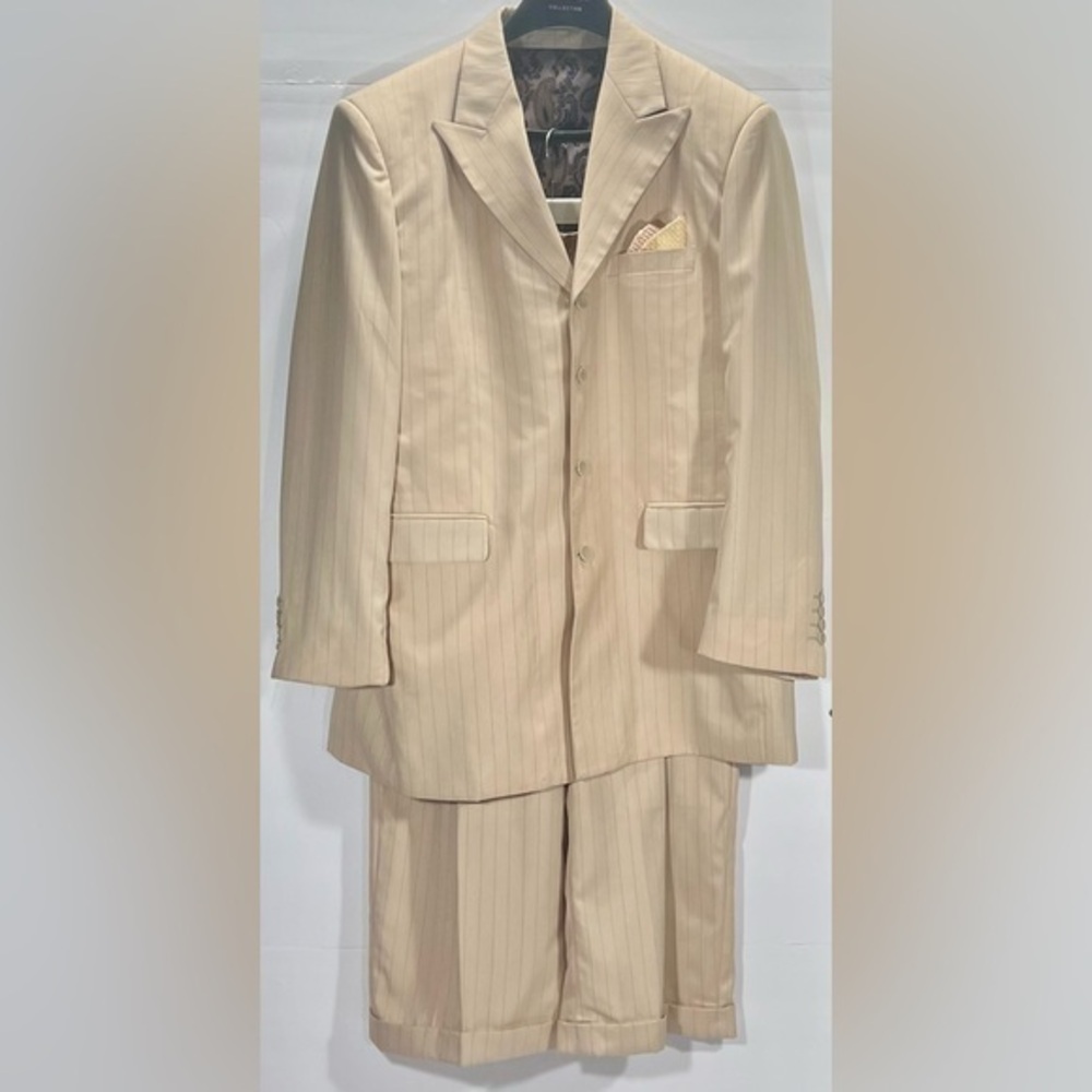 THE GEORGE MARTIN COLLECTION SUIT WITH MATCHING HANDKERCHIEF SIZE 36L